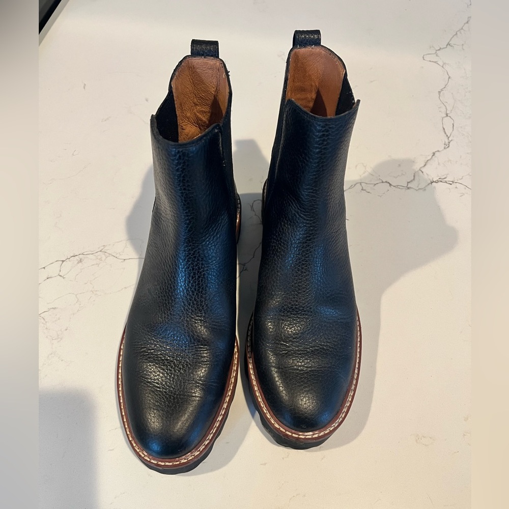 Madewell Citywalk Lugsole Chelsea Boot in Leather